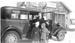 Car with lady & three children - Mar. 1937 - RI0026