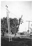 Stringing Telephone Lines - Aug 28 1932 - RI0031