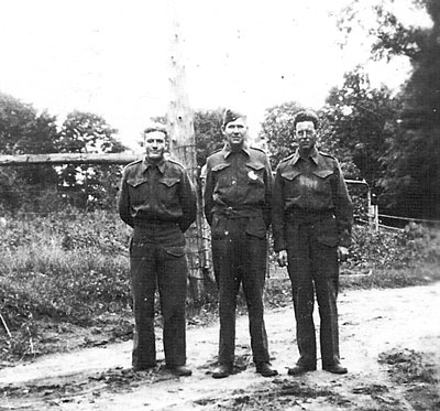 Fraser, Charles; Kingshott, Ross and Hicks, Adrian - Vets WW II - RP0089
