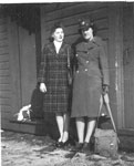 Hunziger, Laura Nadine (Wilson) - Vet WW II with Mary K on left - RP0141