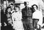 Shaw, Clifford Findlay - Vet WW II - with others - RP0219