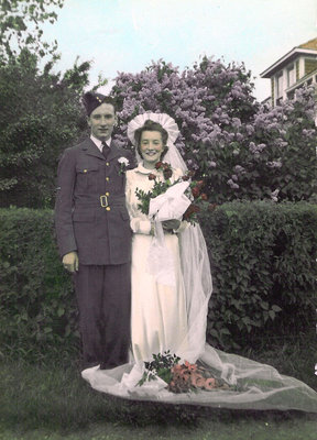 Wood, Albert - Vet WW II - with bride Mary Hamm - RP0154