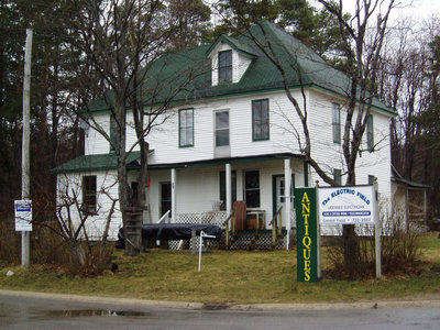 Buildings - Gerald Field's House 2004 - #7 Cardwell Road - JSA0051