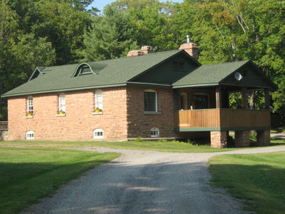 RI0177 - #1191 HWY 141 - Hood's home - formerly Moore House (Rosseau Lake College) & Crompton home