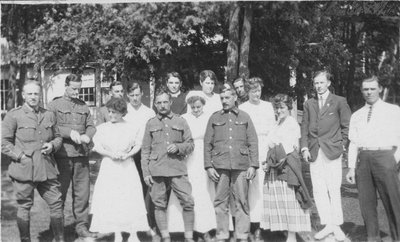 Soldiers and staff at Fettercairn