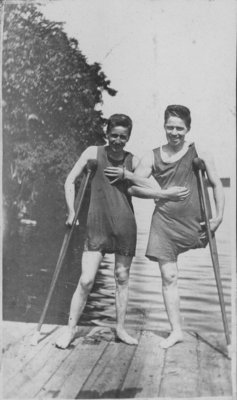 Convalescing soldiers in swimming costumes at Fettercairn