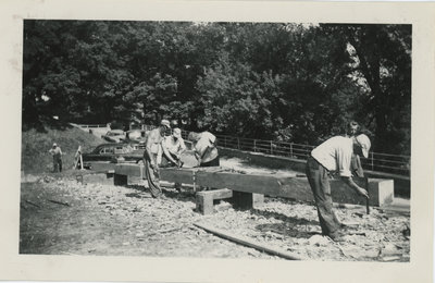 Gatebuilding at Chaffey's Locks