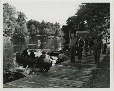 Guides and Tourists at Chaffey's Lock