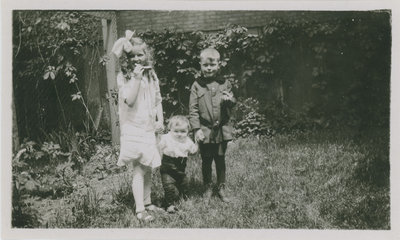 Eileen McFarlane and siblings