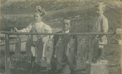 Mary Simmons, Mr. Davison, Ted Simmons