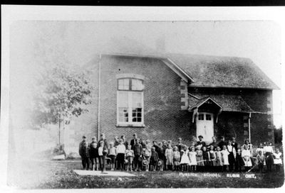 Class at Red Brick School in Elgin, c.1900