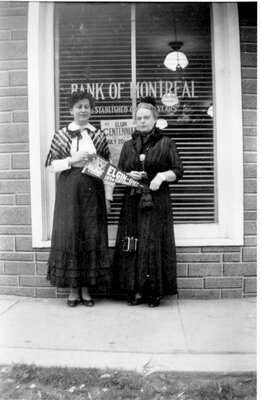 Elgin Centennial parade 1956 - Margaret Jackson and friend in costume