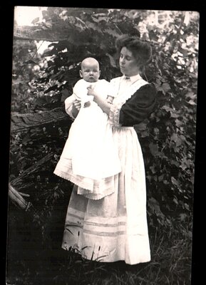 Elgin mother and child c.1905
