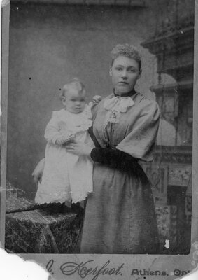 Elsie Kerr and her mother Jenny Kerr 1892
