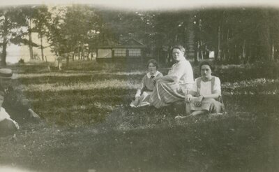 Lottie Baker and companions c.1920