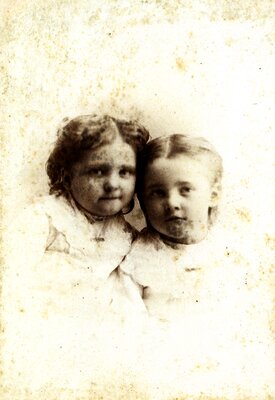 Minnie and Emma Dewolfe