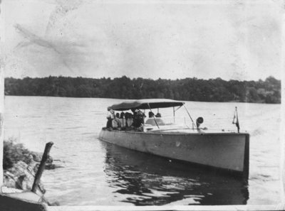 Steam launch on Indian Lake / Fettercairn