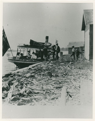 Steamer Lee at the Gallagher Wharf in Portland, c.1910