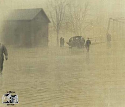 Flood of 1947, Water Street Looking North