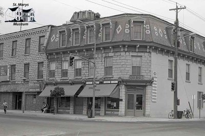 91 Queen St. E., 1980s