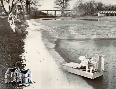 Remote Control Boat on the Thames