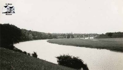 The Bend in the Thames River