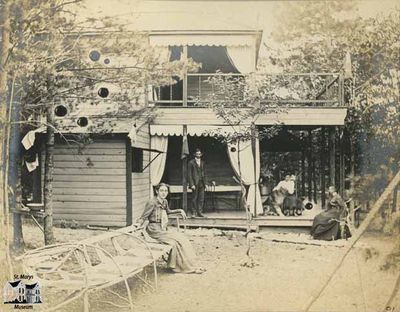 Pinecroft Cottage in Grand Bend