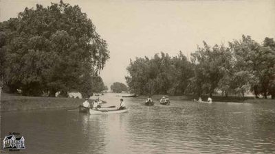 Canoeing At Belle Isle, Detroit