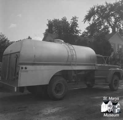 Mueller Richardson Milk Truck