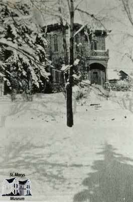 165 Queen Street West, ca. 1940