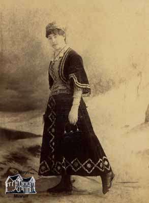 Beatrice Harstone, 1885