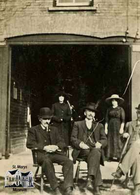 Robert Graham, William Moyes, Eleanor and Hazel Alberts