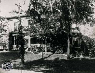 Dr. Mathieson's house - 109 Wellington Street North, ca. 1905