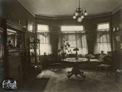 Interior view of Athol Brae, 1913