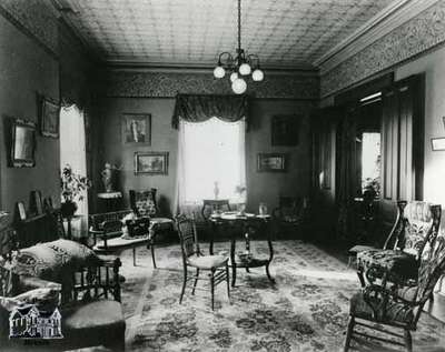 Interior view of Athol Brae, 1913