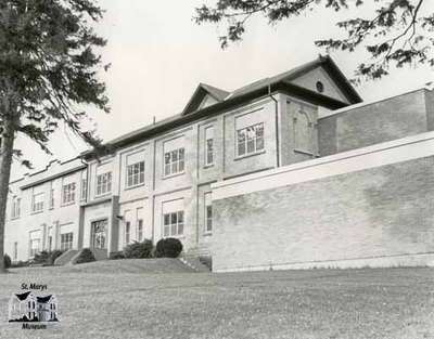 Arthur Meighen Public School, 1984