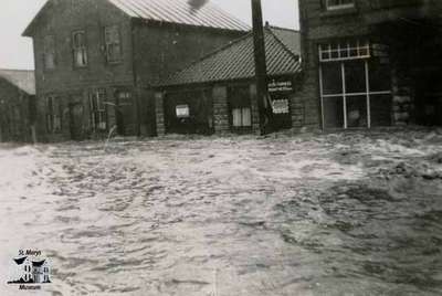 Flood, 1947 - view of Water Street South