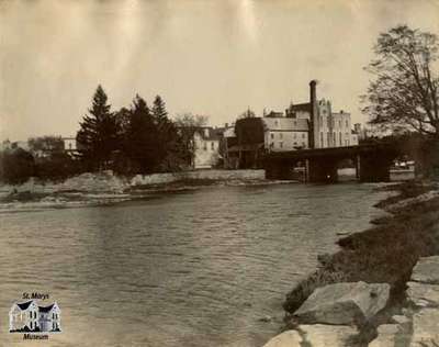 Looking South to Victoria Bridge