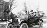 Pte. Riddell, Pte. Wilson, Pte. Walker and woman in car