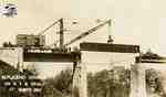 Replacing girders on London Bridge railway trestle, 1912