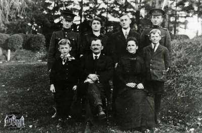 Near Family, 1915