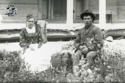 Detail - Young Couple with Frame House