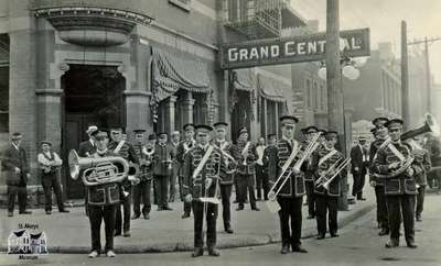 Town Band at Grand Central Hotel