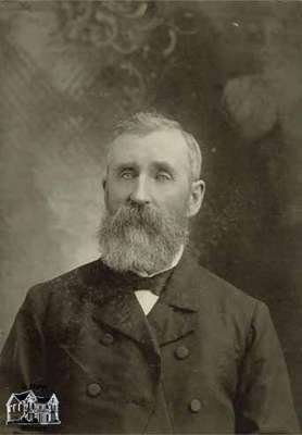 Portrait photo of man