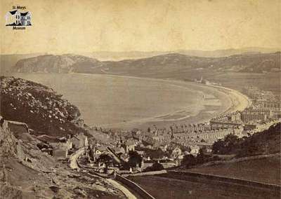 Town beside a bay - Great Britain