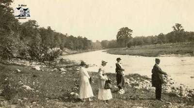 Cara Waring, Margaret Black, Barbara Sparks and Dr. Knox by the north side of the Thames River in St. Marys