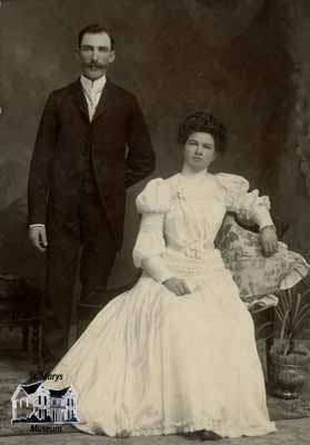 Robert Easton and Annie (Sterritt) McIntosh