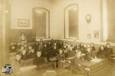 Miss Ingersoll's class (c. 1913) and photo of the teaching staff