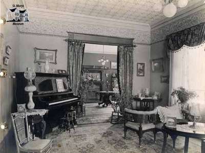 Interior view of Athol Brae, 1913