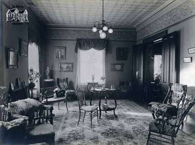 Interior view of Athol Brae, 1913